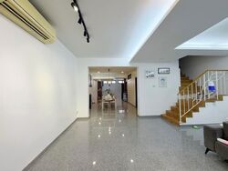 Sennett Estate (D13), Terrace #568280911
